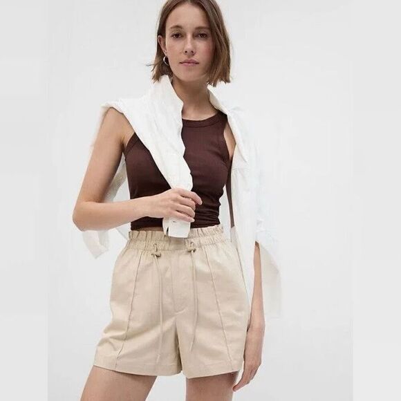 Gap Bungee Shorts - Picture 1 of 8